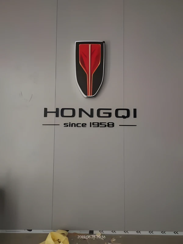 Автоцентр Hongqi · интерьеры и мебель · фото 29